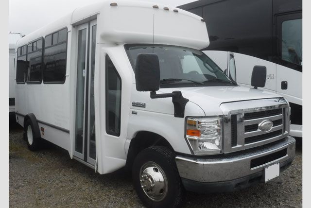 FORD E350 CHAMPION CRUSADER 2015 PA27577 1690229391070